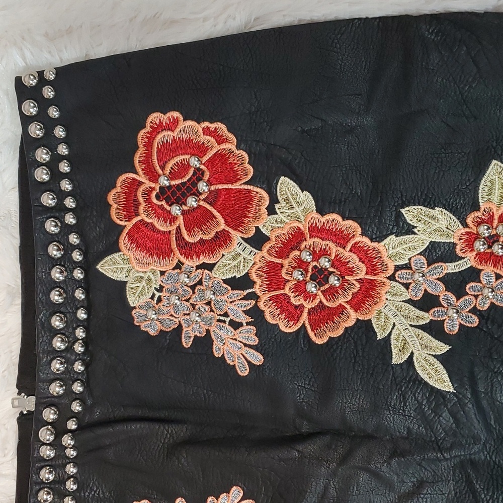 Romeo & Juliet Faux Leather Mini Skirt Size M - Picture 4 of 8